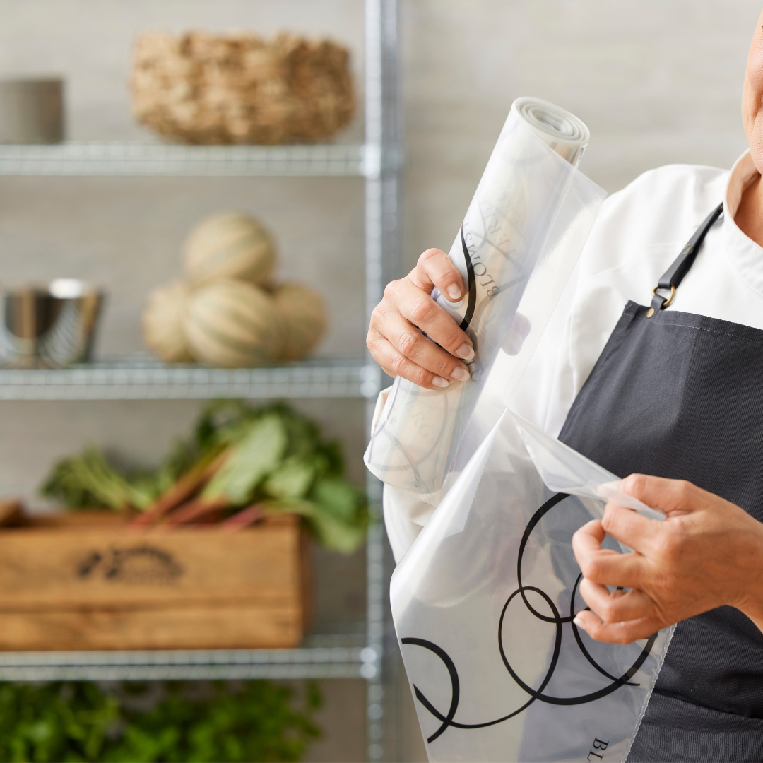 Køb Engangssprøjtepose - pakke med 50 stk | fra 69,95 | Fri fragt over 149 kr. | Hurtig levering | Dag til dag levering | Mette Blomsterberg, Blomsterbergs | Redskab, Basis, Køkken, Køkkenredskaber, Kagepynt, Sprøjtepose, Med tylle, Uden Tylle, Kraftig sprøjtepose, Professionel engangssprøjtepose, På rulle, Engangsartikler, Kraftig kvalitet, Til flødeskum, cremer og mousser, Til glasur og chokoladedekoration