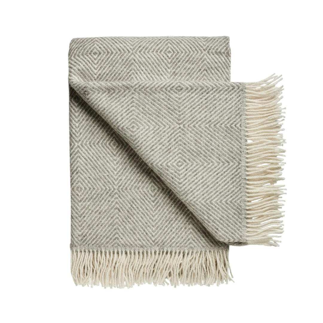 Køb Uldplaid Fanø 140x240 | 999,00 | Fri fragt over 149 kr. | Hurtig levering | Dag til dag levering | Silkeborg uldspinderi | Tæppe, Plaid, Sommertæppe, Sommerdyne, Sommerhustæppe, Hold varmen, Varm plaid, Uldenplaid, 100% Skandinavisk uld, Varme og fyldige plaider