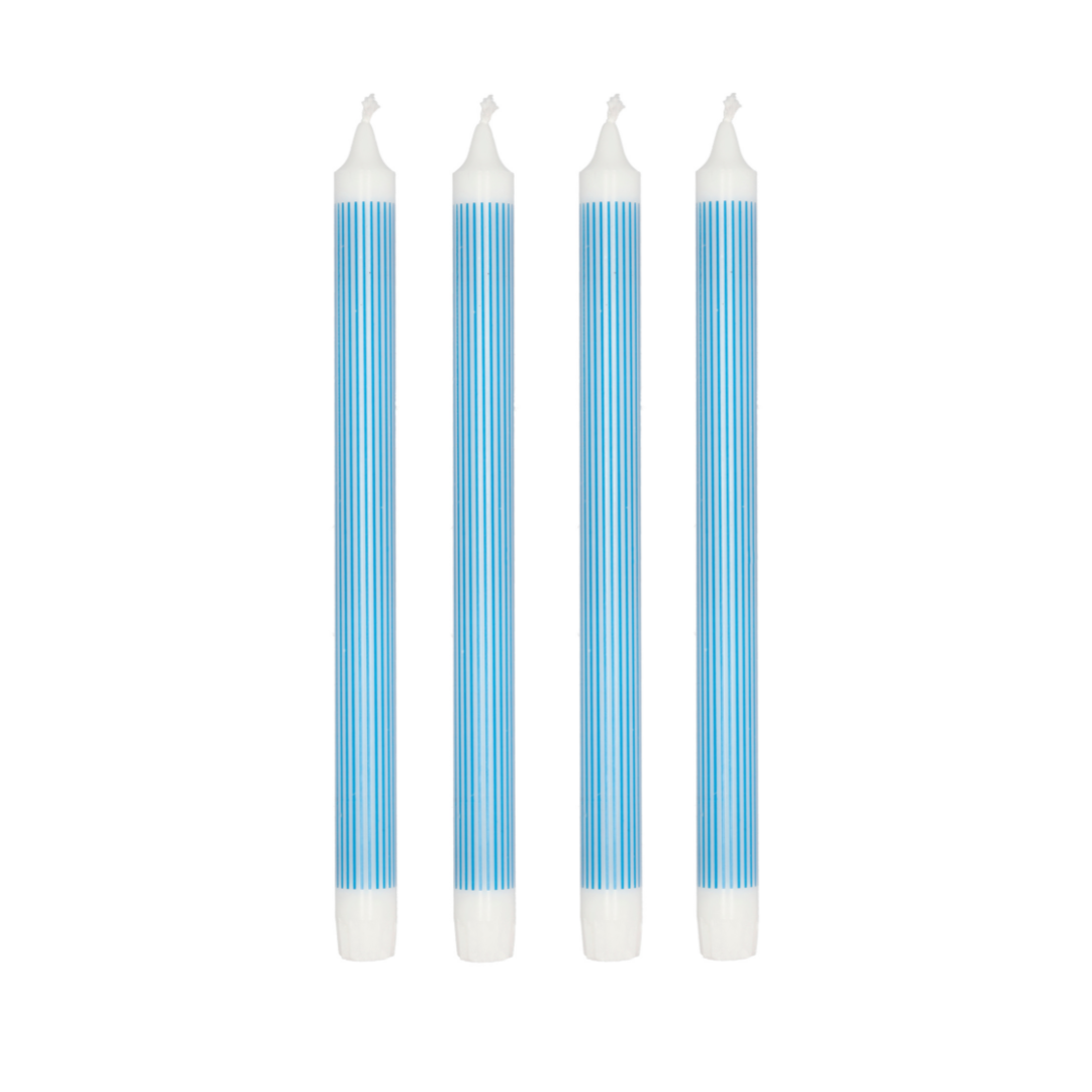 Køb Kronelys Styles 4 stk. | 139,95 | Flere varianter | Fri fragt over 149 kr. | Hurtig levering | Dag til dag levering | Villa Collection | Lys, Stearinlys, Stearin, Farvede stearinlys, Farverige stearinlys, Farvede lys, Stearinlys med farve, Farver, Striber, Stribede stearinlys