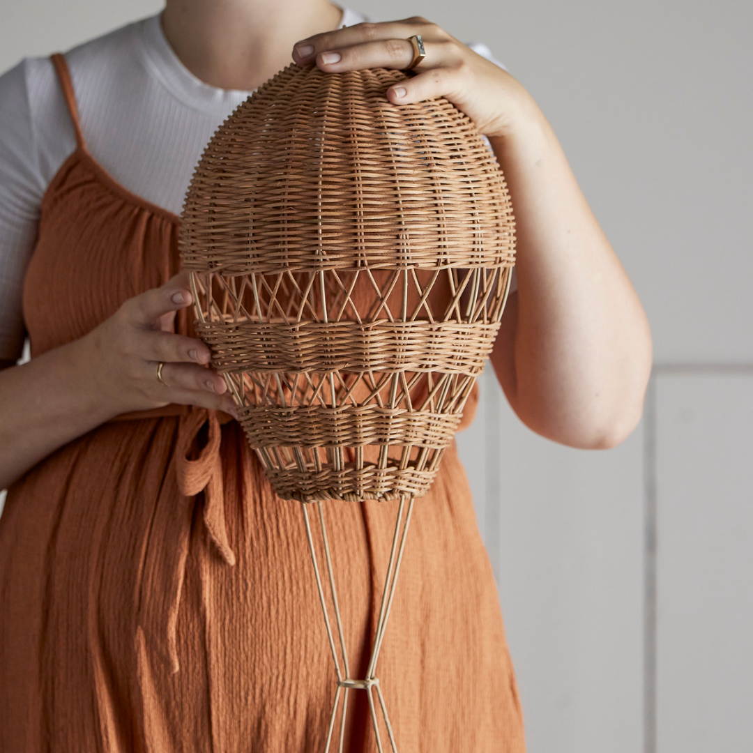 Køb Luftballon Huggi Rattan | 619,00 | Fri fragt over 149 kr. | Hurtig levering | Dag til dag levering | Mini by Bloomingville | Deko, Brun