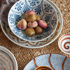 Køb Skål Heikki Blå ø26,5 cm | 439,00 | Fri fragt over 149 kr. | Hurtig levering | Dag til dag levering | Bloomingville | Dekoration, Servering, Rustik, Fad, Pynt, Salatskål, Salatfad