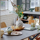 Køb Vase Nadya Blå | 689,00 | Fri fragt over 149 kr. | Hurtig levering | Dag til dag levering | Bloomingville | Vase, Stentøj, Hånddekoreret vase, Hvid, Blå, Gul