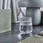 Køb Glas Rill Klar | 79,95 | Fri fragt over 149 kr. | Hurtig levering | Dag til dag levering | House Doctor, Society of Lifestyle | Vandglas, Glas, Drikkeglas, Juiceglas