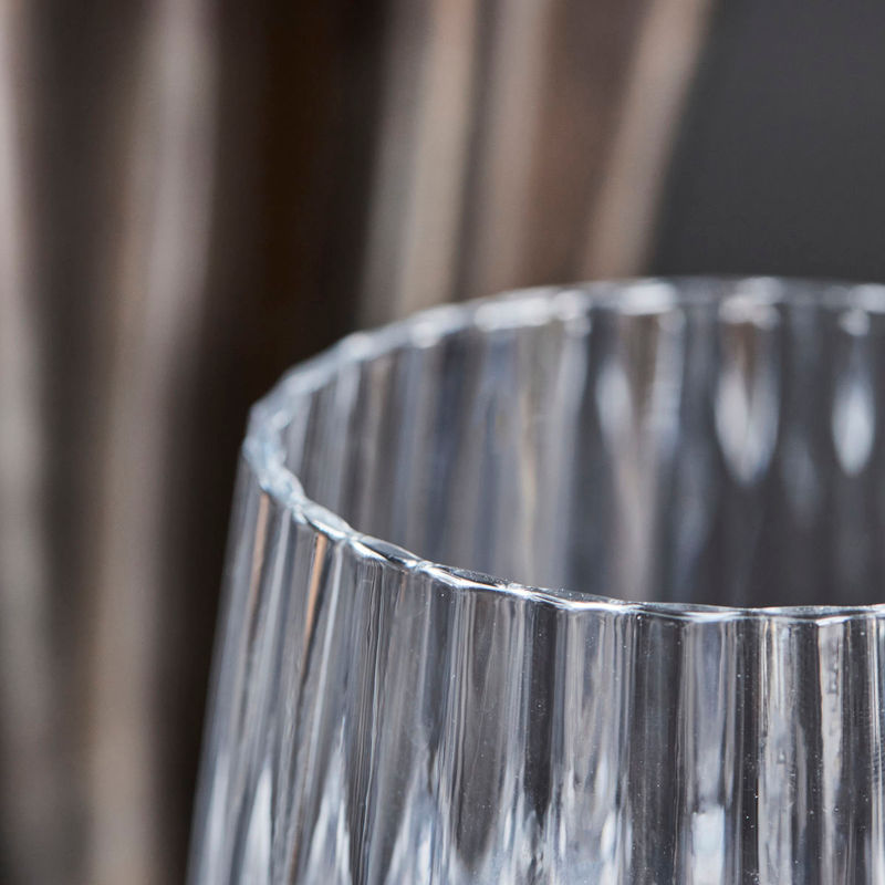 Køb Glas Rill Klar | 79,95 | Fri fragt over 149 kr. | Hurtig levering | Dag til dag levering | House Doctor, Society of Lifestyle | Vandglas, Glas, Drikkeglas, Juiceglas