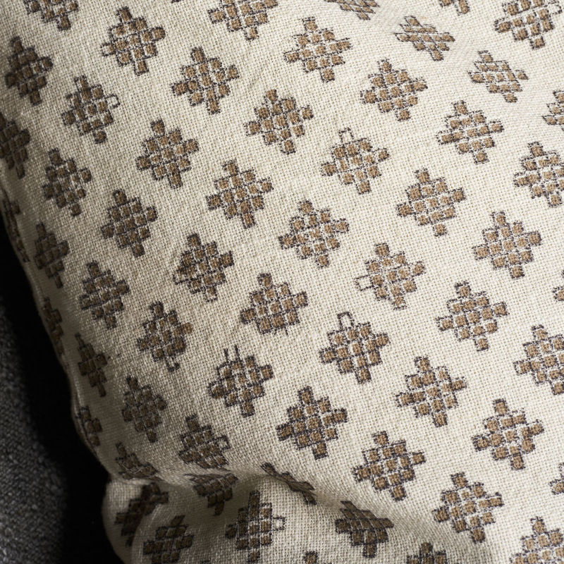 Køb Pudebetræk Mari Beige 50x50 cm | 199,95 | Flere størrelser | Fri fragt over 149 kr. | Hurtig levering | Dag til dag levering | House Doctor | Pudebetræk, Indisk bloktryk, Pude med bloktryk, Pudebetræk med bloktryk, Pudebetræk med indisk bloktryk, Beige