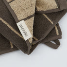 Køb Håndklæde Stripe Army 50x100 cm | 349,00 | Fri fragt over 149 kr. | Hurtig levering | Dag til dag levering | House Doctor, Society of Lifestyle | Badeværelse, Gæstehåndklæde, Personligpleje, Strandhåndklæde, Svømmehal, Badehåndklæde, Badelagen, Bomuldshåndklæde