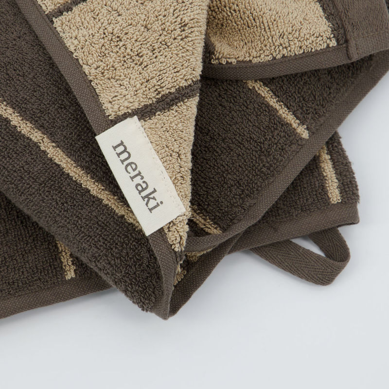 Køb Håndklæde Stripe Army 50x100 cm | 349,00 | Fri fragt over 149 kr. | Hurtig levering | Dag til dag levering | House Doctor, Society of Lifestyle | Badeværelse, Gæstehåndklæde, Personligpleje, Strandhåndklæde, Svømmehal, Badehåndklæde, Badelagen, Bomuldshåndklæde