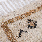 Køb Tæppe Kesh Beige | fra 919,00 | Flere størrelser | Fri fragt over 149 kr. | Hurtig levering | Dag til dag levering | House Doctor | Tæppe, Bomuldstæppe, Beige, Rød, Mønstret tæppe, Frynser, Tæppe med frynser