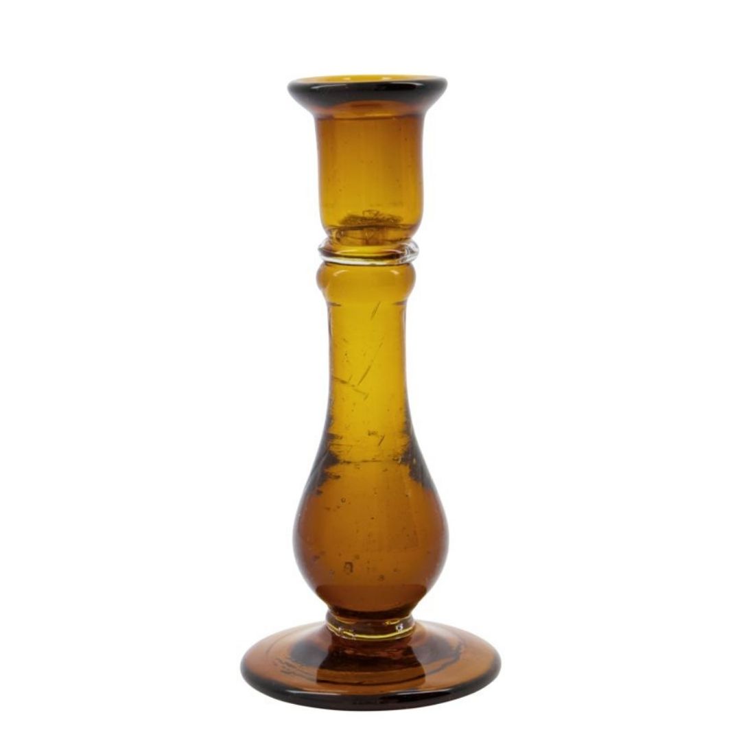 Køb Lysestage Glee Amber | fra 369,00 | Flere størrelser | Fri fragt over 149 kr. | Hurtig levering | Dag til dag levering | House Doctor, Stage, Lys, Ravfarvet, Stearinlys