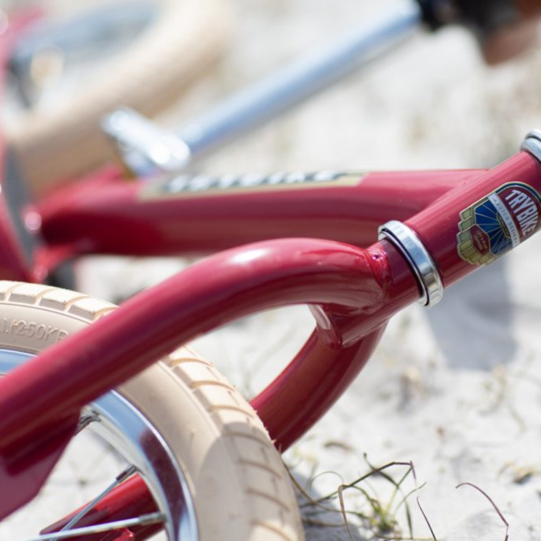 Køb Balancecykel to hjul Vintage Rød | Fri fragt over 149 kr. | Hurtig levering | Dag til dag levering | Trybike | Løbecykel, Begyndercykel, Børnecykel, Cykel uden pedaler, Tohjulet løbecykel