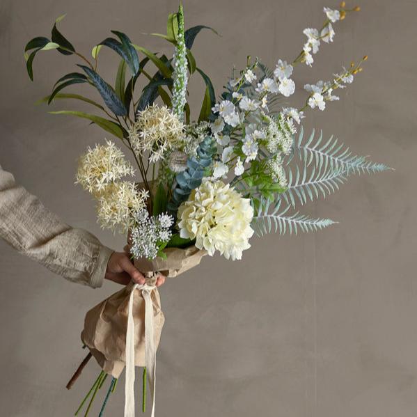 Køb Buket Symphonie Hvid | 629,00| Fri fragt fra 249 kr. | Flere varianter | Hurtig levering | Dag til dag levering | Bloomingville | Kunstig Buket, Kunstige Blomster, Plastik, Evighedsblomster 