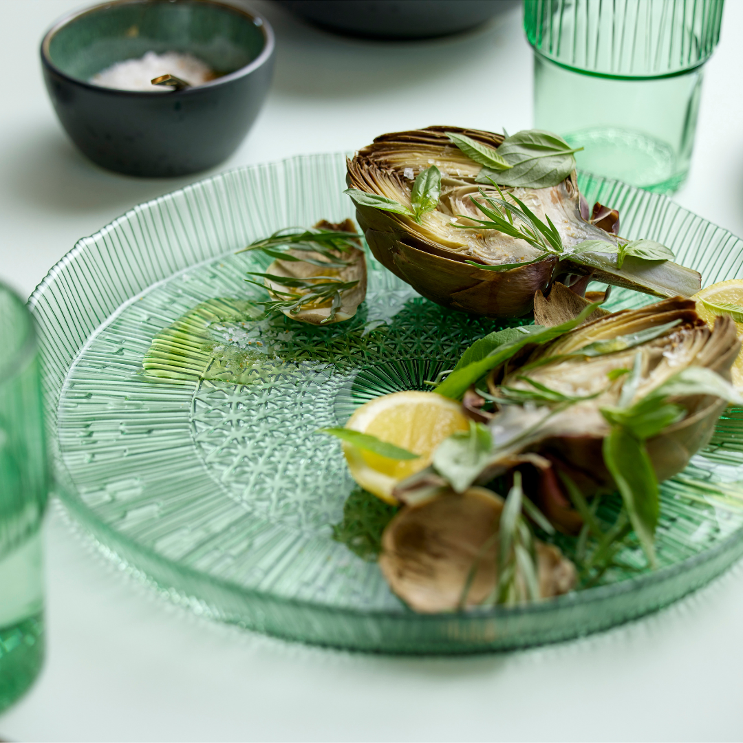 Køb Serveringsfad Kusintha rundt | 119,95 | Fri fragt over 149 kr. | Flere varianter | Hurtig levering | Dag til dag levering | BITZ | Fad, rundt fad, Glasfad, Borddækning, Servering, Anretning, Tilberedning, Grøn, Gul, Blå, Grønt serveringsfad, Gult serveringsfad, Blåt serveringsfad, Soda-lime glas