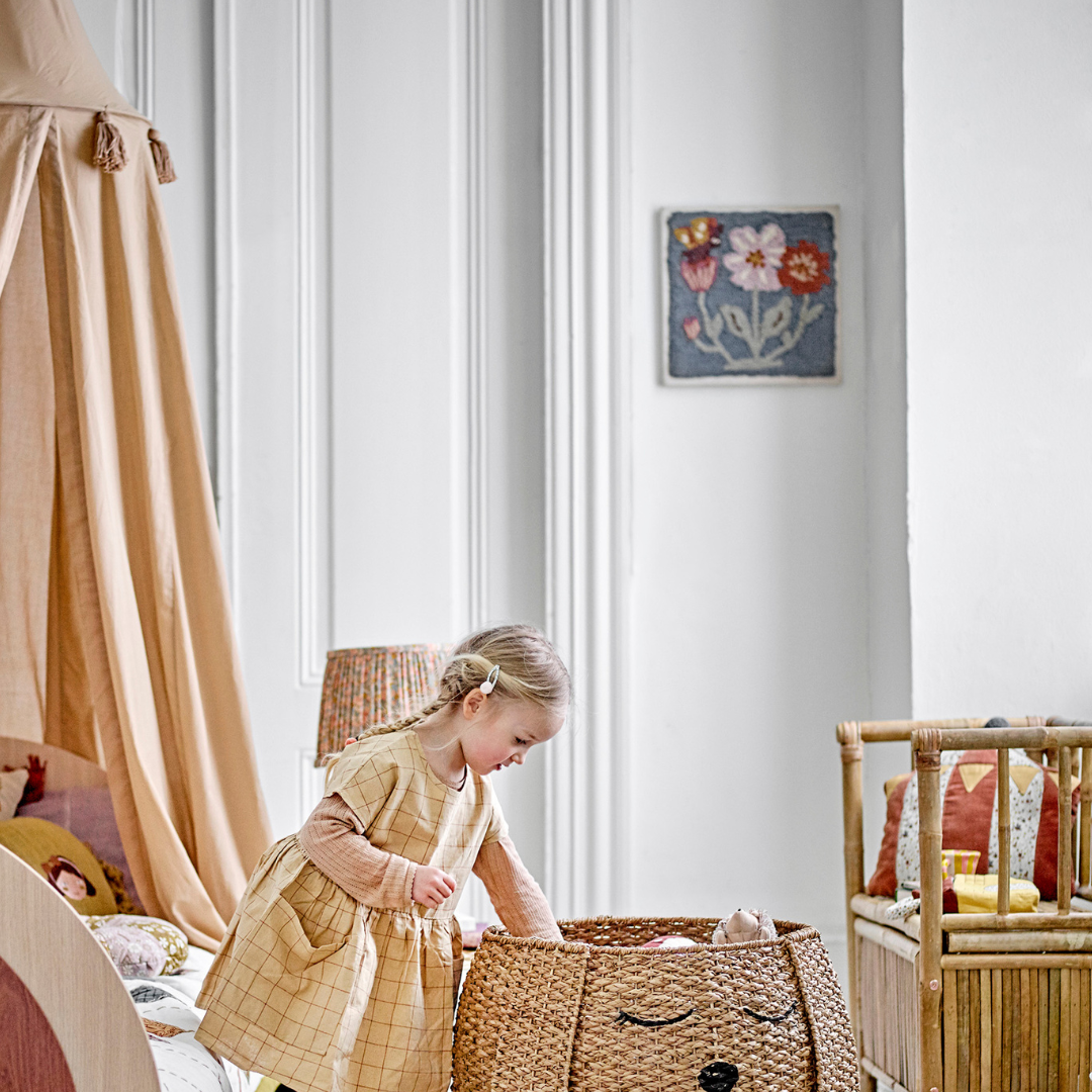 Køb Væg Dekoration Sallie Blå | 299,95 | Fri fragt over 149 kr. | Hurtig levering | Dag til dag levering | Bloomingville MINI | Billede, Kunst, Natur, Til børneværelset, Til børn, Vægdekoration
