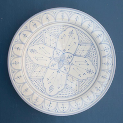 Køb Fad Atlas Pastel Platter | 399,00 | Fri fragt over 149 kr. | Hurtig levering | Dag til dag levering | Craft Sisters | Håndlavet, Autentisk marokkansk keramik, Unikt, Pastel farver 
