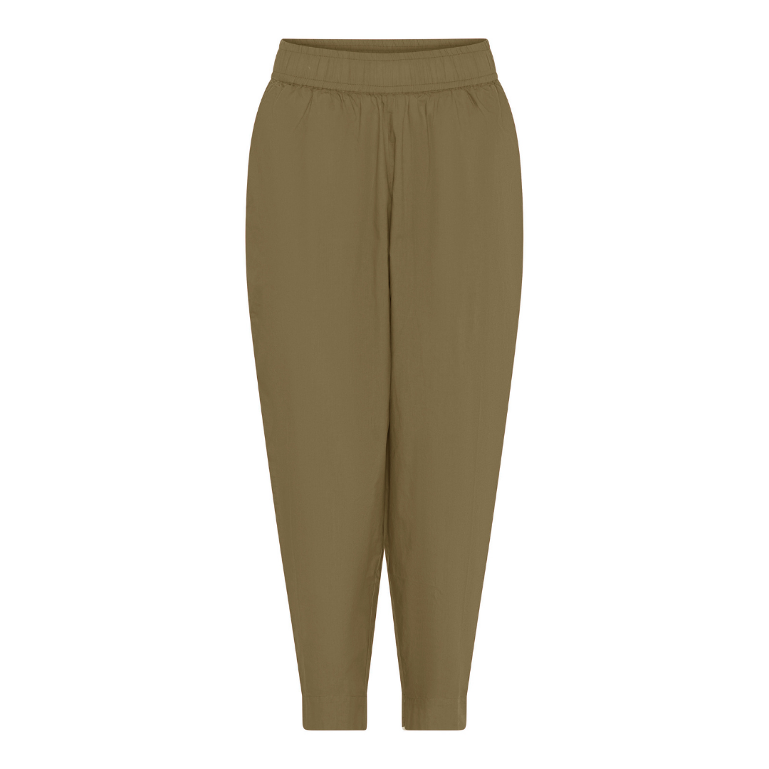 Bukser Oslo Ankle er elegante bukser med elastik i taljen & smalle i ben. Ankelbukser i økologisk bomuld. Flere farver | Hurtig levering | fri fragt fra 149kr 