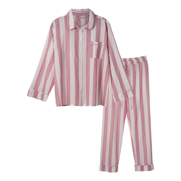 Køb Pyjamassæt Pin Stripe Kiss | 1.000 | Fri fragt over 149 kr. | Hurtig levering | Dag til dag levering | Habiba | Pyjamas, Pyjamas set, Pyjamassæt, Nattøj, Skjorte, Bukser, Til hverdag og fest, Lyserød