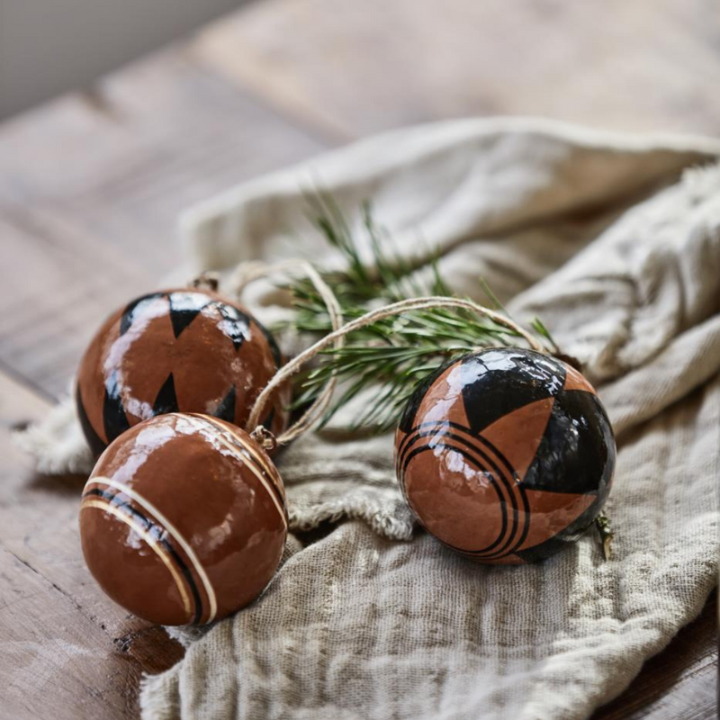 UDSALG Julekugler i papmache Rustic Brown med mønster - sæt af 3 stk