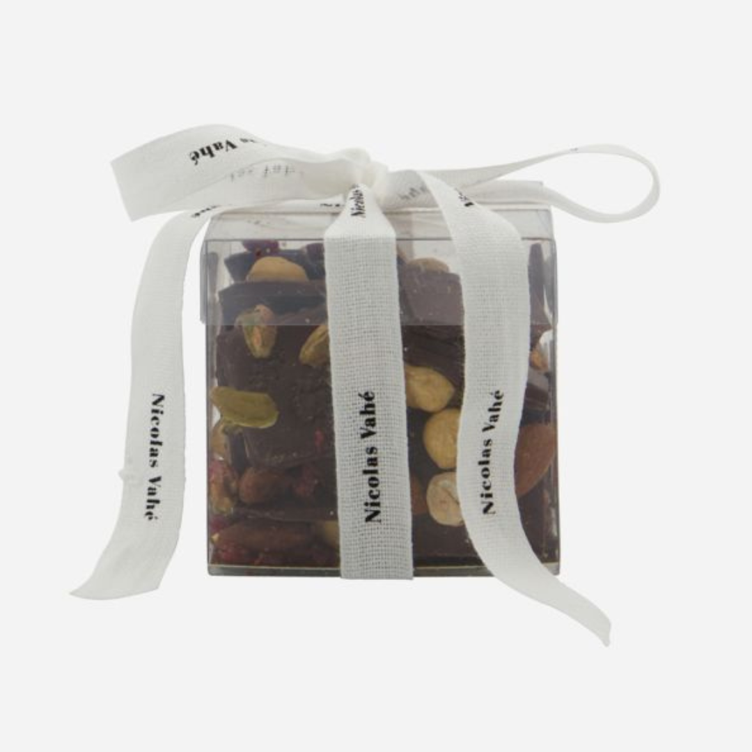 Køb Mørk chokolade - Tørret frugt & nødder | 129,95 | Fri fragt fra 249 kr. | Hurtig levering | Dag til dag levering | Nicolas Vahé, Society of Lifestyle | Til den søde tand, Lækkerier, Gave, Mandelgave,