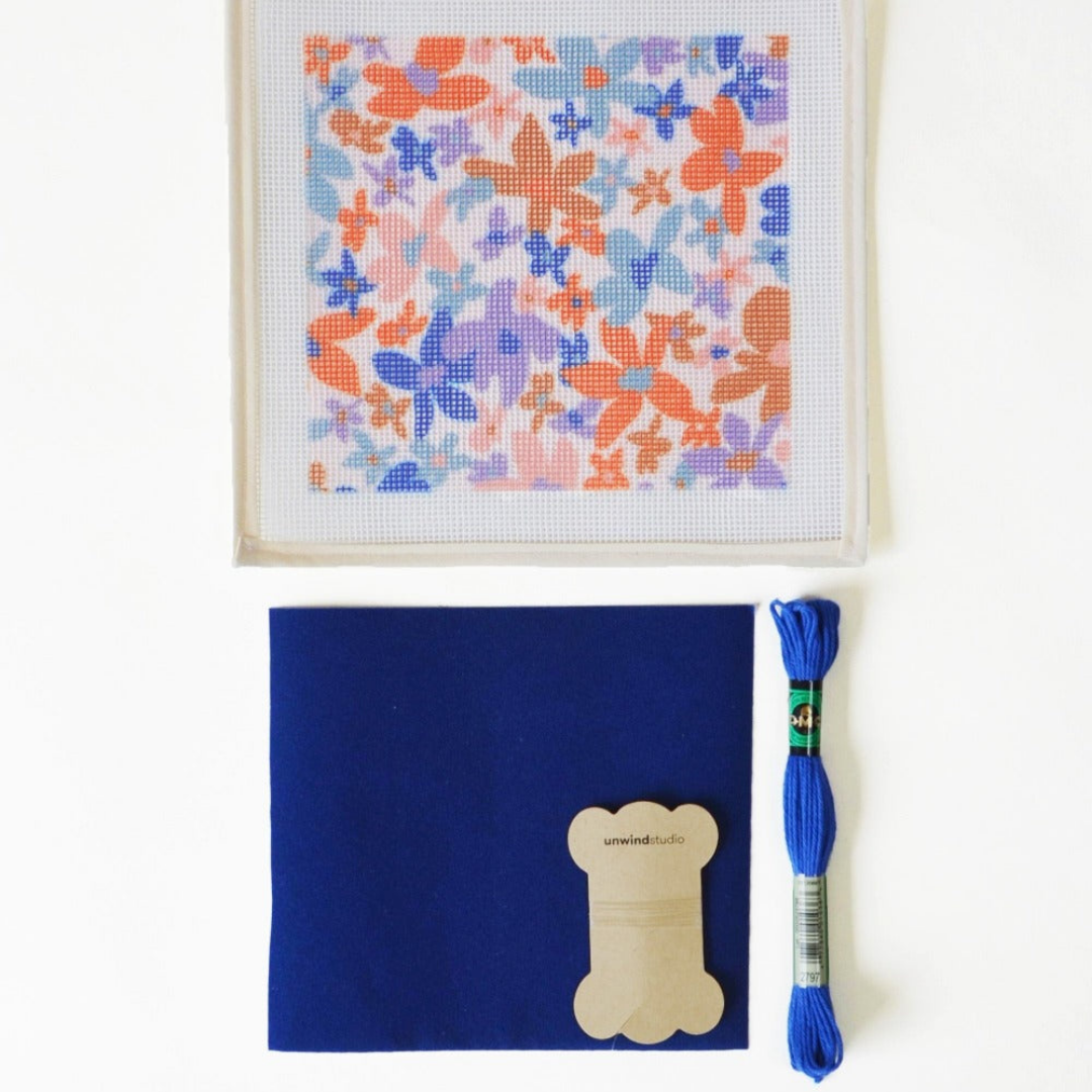 Køb Broderi kit Brilleetui Laura Flor | 399,00 | Fri fragt over 149 kr. | Hurtig levering | Dag til dag levering | UndwindStudio | DIY, Brodering, Broderiteknik, Vægophæng, Garn, Garnophæng, Garnprojekt 