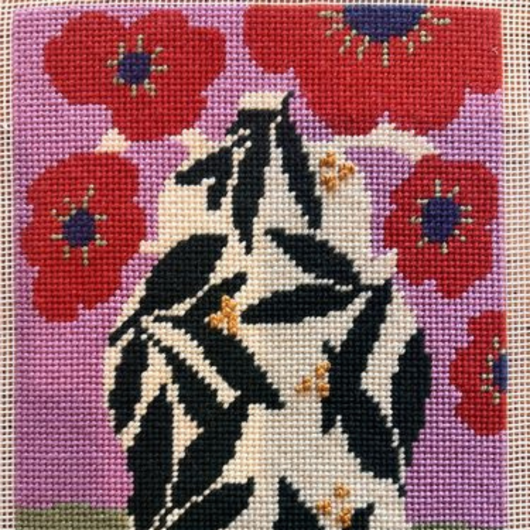 Køb Broderi kit Poppy Pot | 449,00 | Fri fragt over 149 kr. | Hurtig levering | Dag til dag levering | UndwindStudio | DIY, Brodering, Appelsiner, Broderiteknik, Vægophæng, Garn, Garnophæng, Garnprojekt 