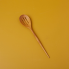 Køb Hulske Oval Padma Teak | 149,95 | Fri fragt over 149 kr. | Hurtig levering | Dag til dag levering | be home | Træske, Teaktræ, Håndlavet, Thailand, Træ, Ske i træ, Ske med huller
