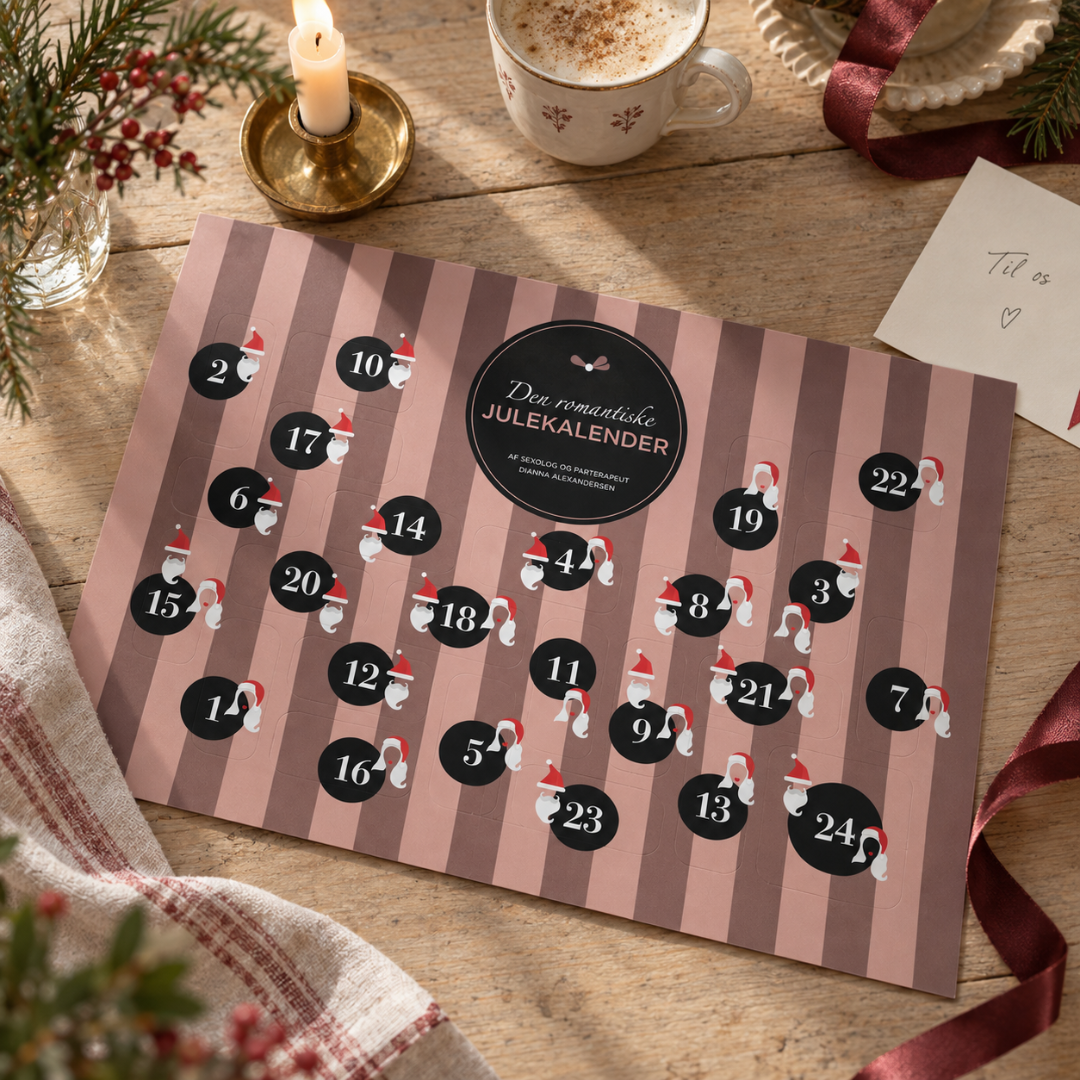 Den romantiske julekalender i rosa papir med 24 nummererede låger og julemands-ikoner