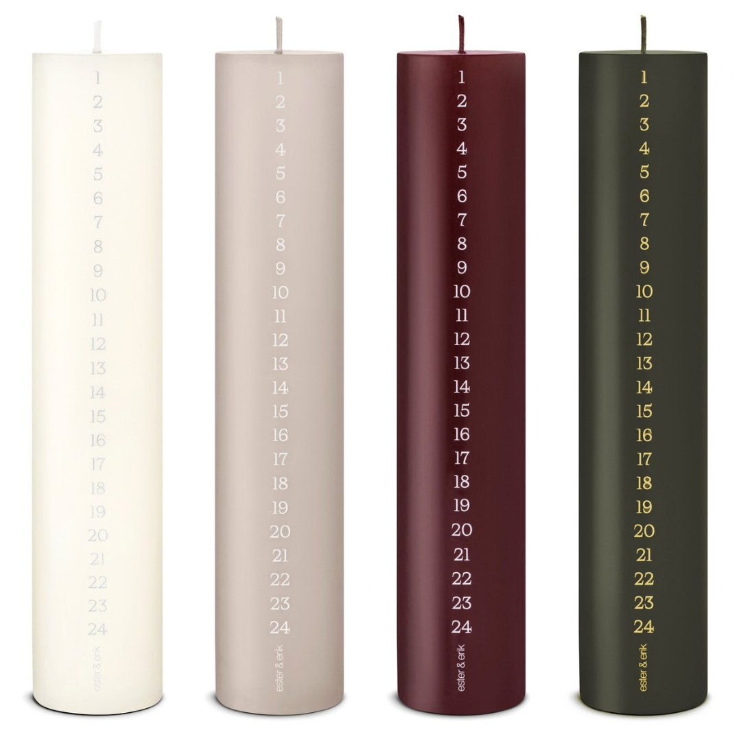 Fire Ester & Erik kalenderlys i ivory, linen grey, deep wine og green soil med tal 1-24