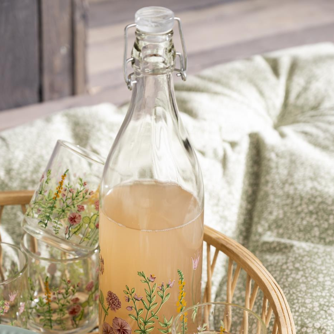 Køb Flaske med patentlåg Summertime | 99,95| Fri fragt over 149 kr. | Hurtig levering | Dag til dag levering | Ib Laursen | Flaske, Hjemmelavet saft, Saftflaske, Vandflaske, Blomster, Flaske med blomster, Glasflaske, Henkognings flaske
