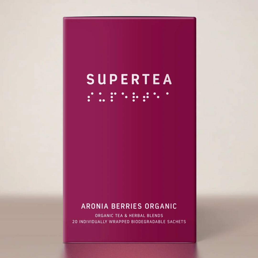 Mørkerød teæske med Supertea Aronia Berries Organic tekst og brailleskrift, 20 tebreve