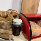 Køb PLINT brødkasse red | findes i flere farver | 229,95 | Dag til dag levering | Retro brødkasse, Gammeldags brødkasse, Beholder, Opbevaring, Brød opbevaring, Brødbox, Brødboks, Brødkurv