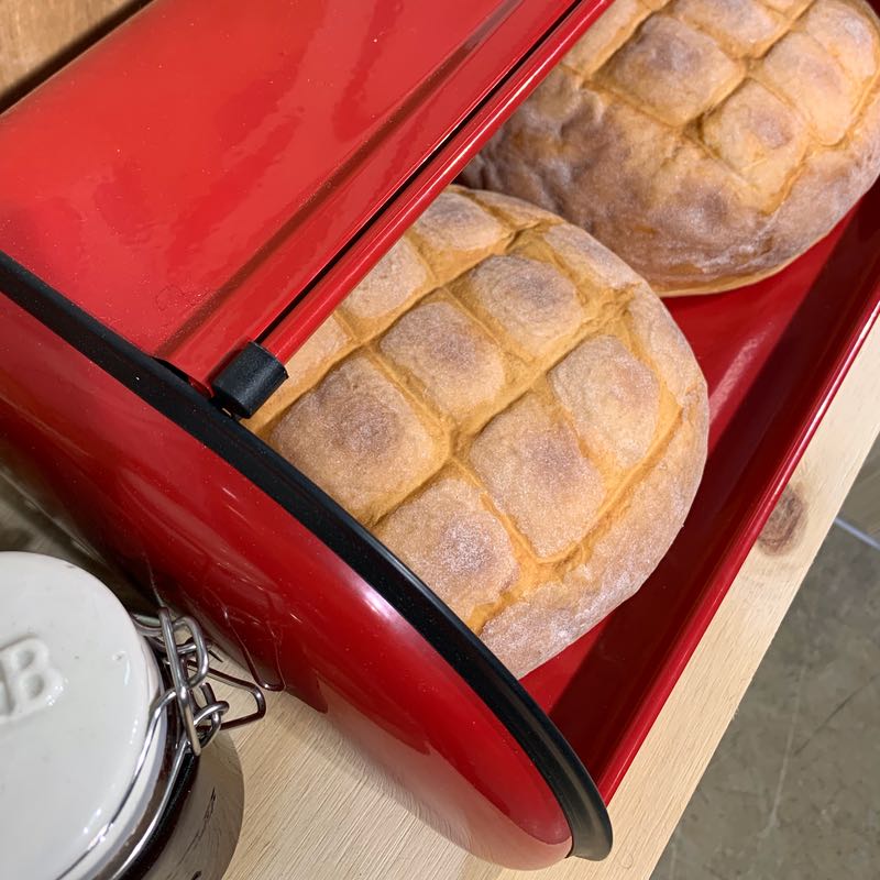 Køb PLINT brødkasse red | findes i flere farver | 229,95 | Dag til dag levering | Retro brødkasse, Gammeldags brødkasse, Beholder, Opbevaring, Brød opbevaring, Brødbox, Brødboks, Brødkurv