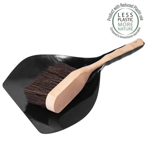Køb Fejebakkesæt | 99,95 | Fri fragt over 149 kr. | Hurtig levering | Dag til dag levering | Dustpan & Brush, Fejebakkesæt, Fejebakke sæt, Kost, Børste, Håndkost, C. C. Hansen, Bægerdygtig, FSC træ