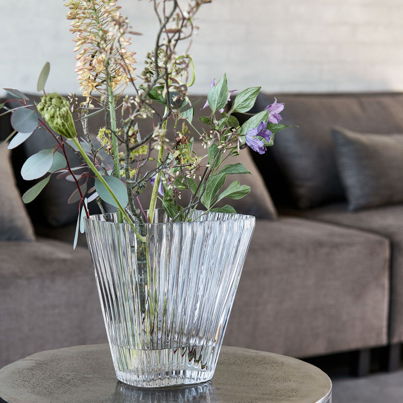 Køb Vase Orri Klar | 459,00 | Fri fragt over 149 kr. | Hurtig levering | Dag til dag levering | House Doctor, Society of Lifestyle | Blomstervase, Blomster, Skjuler, Glasvase, Dekorativ, Skulptur