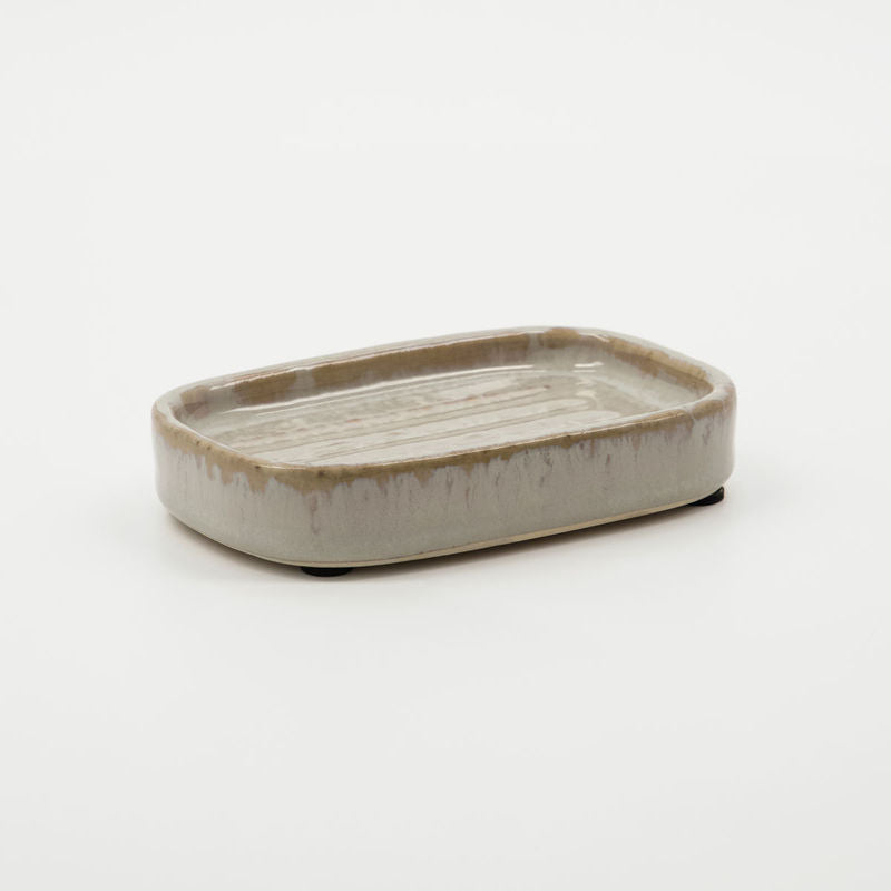 Køb Sæbeholder Datura Shellish grey | 169,95 |Fri fragt over 149 kr. | Hurtig levering | Dag til dag levering | Meraki, Society of Lifestyle | Holder til sæbe, Opvask, Retro, Sæbe, Håndsæbe