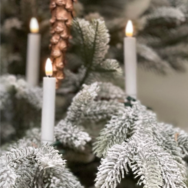 Køb Juletræslys Hvid LED - Sæt af 6 stk | 275,00 | Fri fragt over 149 kr. | Hurtig levering | Dag til dag levering | DELUXE HOMEART | LED-lys, LED-bloklys, Bloklys, Kunstigt lys, Batterilys, Lys med batterier, REAL FLAME™, Remote, Remote control