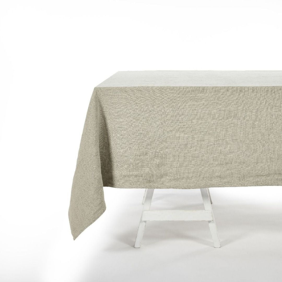 Køb Hørdug Hudson 165x275 cm | 1.999,00 | Flere farver | Fri fragt over 149 kr. | Hurtig levering | Dag til dag levering | LIBECO | Dug til bordet, Borddug, Dug, Borddækning, Hør, 100% hør, Linned, Linen, Belgisk