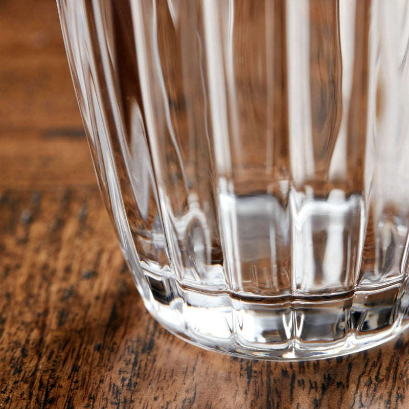 Køb Vandglas Klar Groove | 174,95 | Fri fragt over 149 kr. | Hurtig levering | Dag til dag levering | Nicolas Vahé, Society of Lifestyle | 4 vandglas, Sæt med 4, Glas, Drikkeglas, Juiceglas