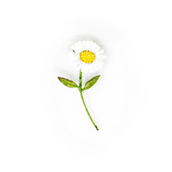 Køb Broche - White Daisy Brooch Pin | 399,00 | Fri fragt over 149 kr. | Hurtig levering | Dag til dag levering | TROVELORE | Vintage, Håndlavet, Hand made, Førsteklasses materialer, Godt design, Kvalitetsarbejde, Indien