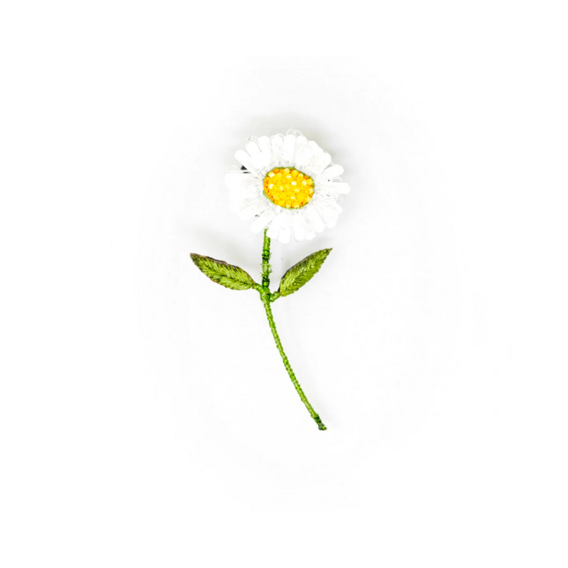 Køb Broche - White Daisy Brooch Pin | 399,00 | Fri fragt over 149 kr. | Hurtig levering | Dag til dag levering | TROVELORE | Vintage, Håndlavet, Hand made, Førsteklasses materialer, Godt design, Kvalitetsarbejde, Indien