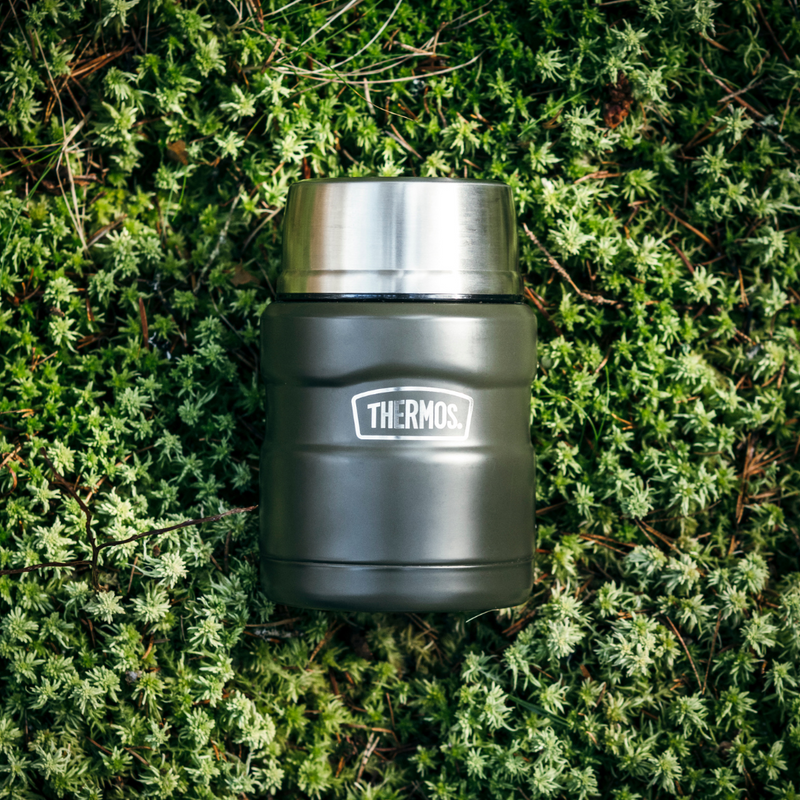 Køb Termo madbeholder Thermos Army - 470 ml | 289,95 | Fri fragt over 149 kr. | Hurtig levering | Dag til dag levering | Thermos | Flaske, Termo, Kaffe, Te, Kande, Madopbevaring, Kande, To go, Flaske med termo, Bæredygtig, rustfrit stål, Kold, Varm, Termokande