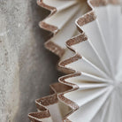 Køb Krans Rosette Råhvid/Guld | 239,95 | Fri fragt over 149 kr. | Hurtig levering | Dag til dag levering | House Doctor, Society of Lifestyle | Dekoration, Jul, Julepynt, Pynt, Borddækning