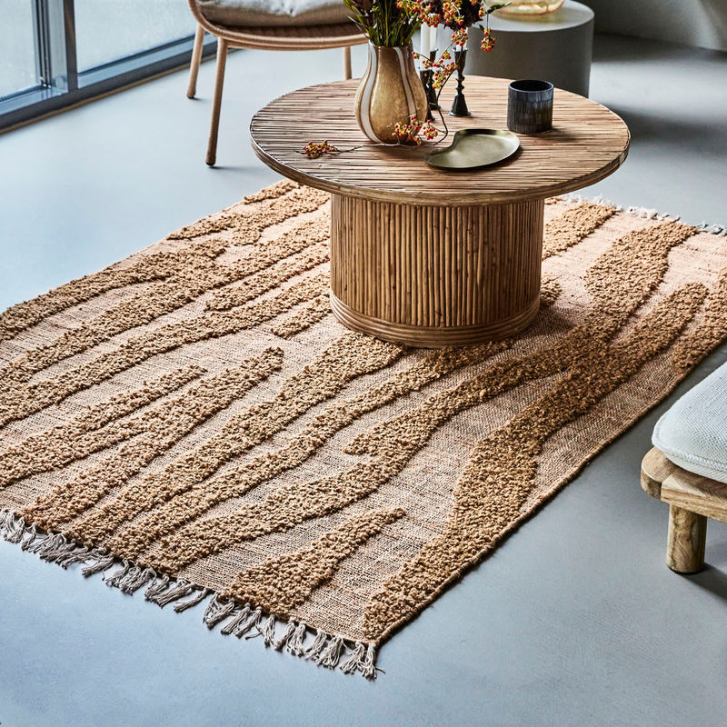 Køb Tæppe Get Brun | 2.299,00 | Fri fragt over 149 kr. | Hurtig levering | Dag til dag levering | House Doctor, Society of Lifestyle | Tæppe, Jutetæppe, Natur, Karrygul, Gylden, Frynser, Tæppe med frynser, Mønster, Mønsteret tæppe, Jute