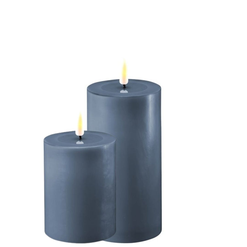 Køb Bloklys Pastel Blå  LED | fra 99,95 | Flere størrelser | Fri fragt over 149 kr. | Hurtig levering | Dag til dag levering | DELUXE HOMEART | LED-lys, LED-bloklys, Bloklys, Kunstigt lys, Batterilys, Lys med batterier, REAL FLAME™ 