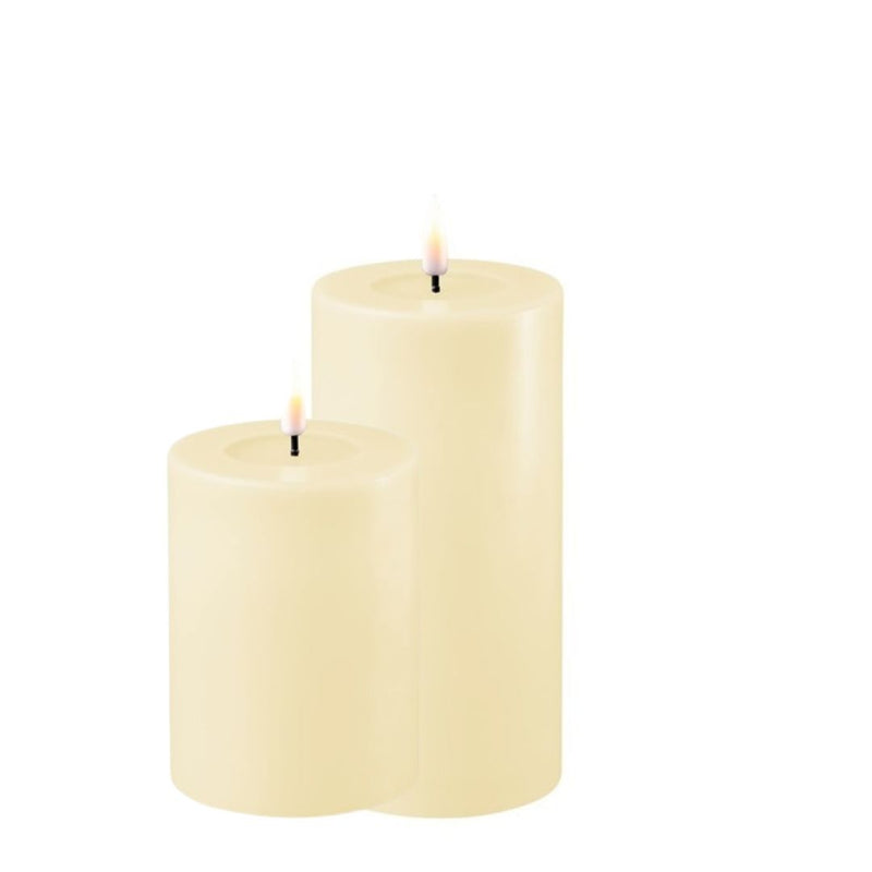 Køb Bloklys Cream LED | fra 99,95 | Flere størrelser | Fri fragt over 149 kr. | Hurtig levering | Dag til dag levering | DELUXE HOMEART | LED-lys, LED-bloklys, Bloklys, Kunstigt lys, Batterilys, Lys med batterier, REAL FLAME™ 