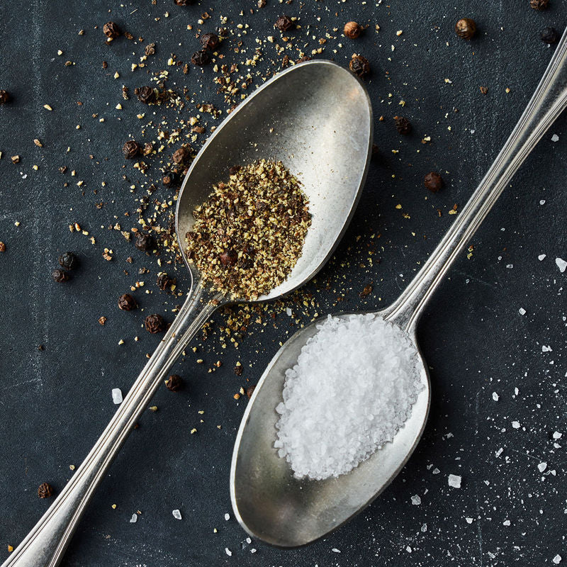 Køb Gaveæske Salt & Pepper | 169,95 | Fri fragt over 149 kr. | Hurtig levering | Dag til dag levering | Nicolas Vahé, Saltsæt, Pebersæt, Saltgaveæske, Salte, Pebre, Saltogpeber, Krydderi, Krydderisæt, Krydderigave, Gavesæt, 2i1, Giftbox, Gaveboks