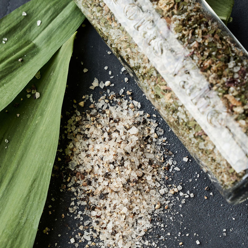 Køb Gaveæske Everyday mix & Wild garlic | 169,95 | Fri fragt over 149 kr. | Hurtig levering | Dag til dag levering | Nicolas Vahé, Saltsæt, Pebersæt, Saltgaveæske, Salte, Pebre, Saltogpeber, Krydderi, Krydderisæt, Krydderigave, Gavesæt, 2i1, Giftbox, Gaveboks