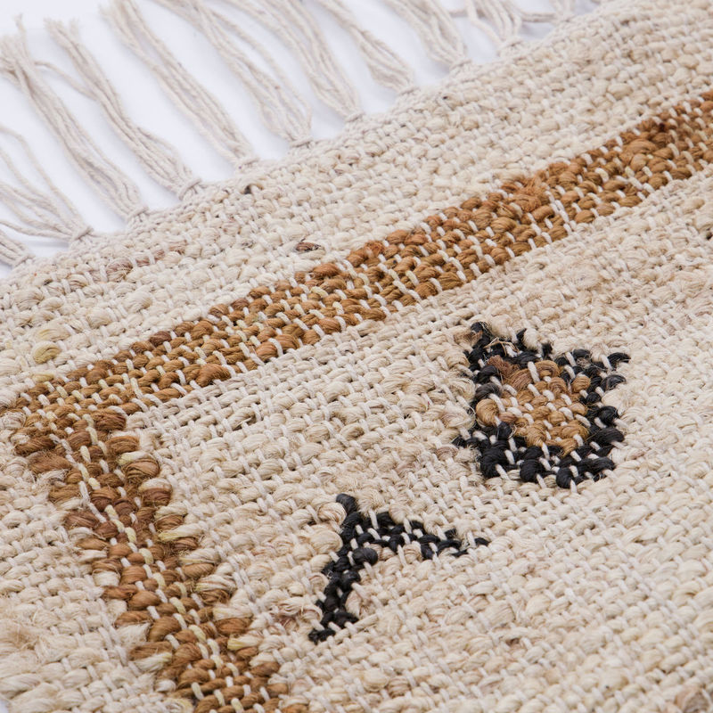 Køb Tæppe Kesh Beige | fra 919,00 | Flere størrelser | Fri fragt over 149 kr. | Hurtig levering | Dag til dag levering | House Doctor | Tæppe, Bomuldstæppe, Beige, Rød, Mønstret tæppe, Frynser, Tæppe med frynser
