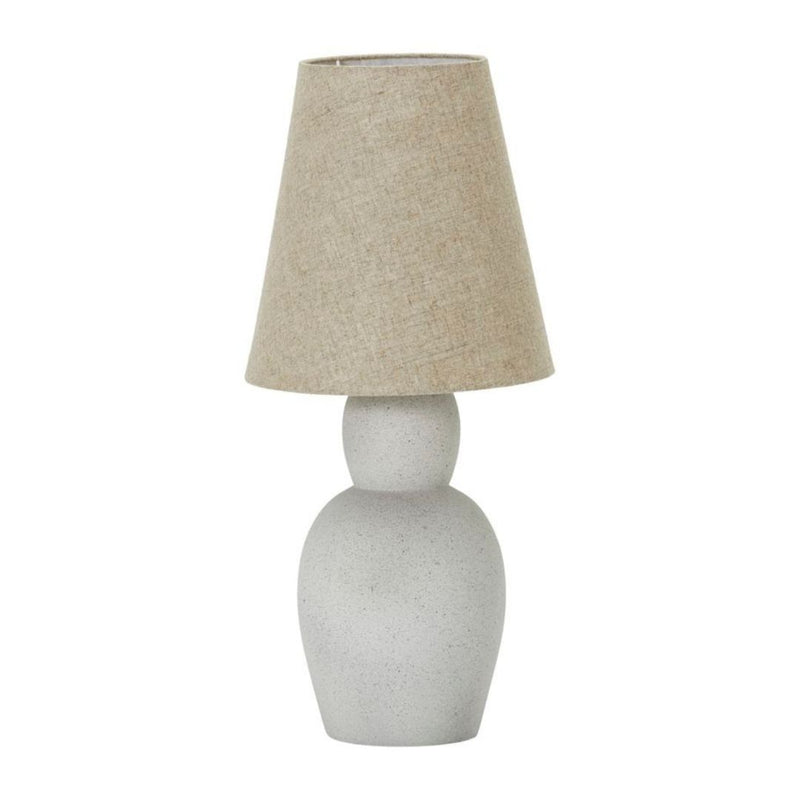 Køb Bordlampe inkl. lampeskærm Orga Sand | 899,00 | Fri fragt over 149 kr. | Hurtig levering | Dag til dag levering | House Doctor, Society of Lifestyle | Skrivebords lampe, Senge lampe, Hyggelig Lampe, Lampe, Lampe med skærm, Tidsløst design, Læselampe