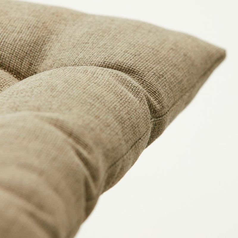 Køb Siddehynde Fine 70x60 cm | 269,95  | Fri fragt over 149 kr. | Hurtig levering | Dag til dag levering | House Doctor, Society of Lifestyle | Stol, Havestol, Bambus, Kurvestol, Fletstol, Stolehynde, udendørsmøbler, Loungemøbler, Udendørs brug, Pude, Terrasse, Havehynde, Hynde, Vandafvisende, Farveægte, Slidstærk