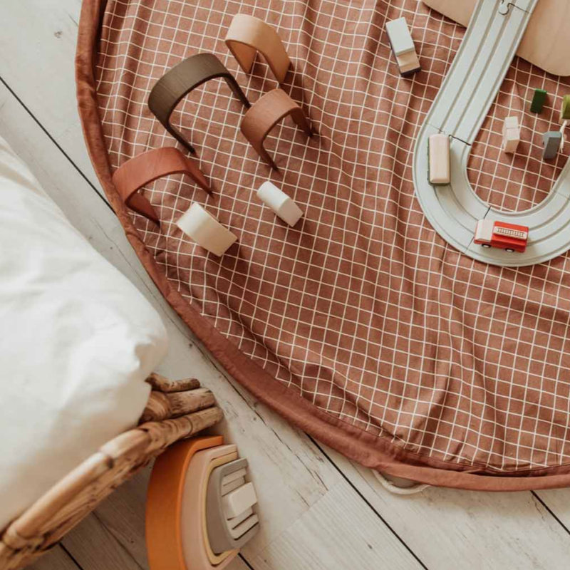 Køb Opbevaringstaske Grid Økologisk Bomuld - Brown | 339,00 | Fri fragt over 149 kr. | Hurtig levering | Dag til dag levering | Play&Go | Til baby, Til børn, Legemåtte, Legetøjspose, Opbevaring, Legetøj, Stofpose